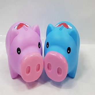 코 돼지 저금통 중