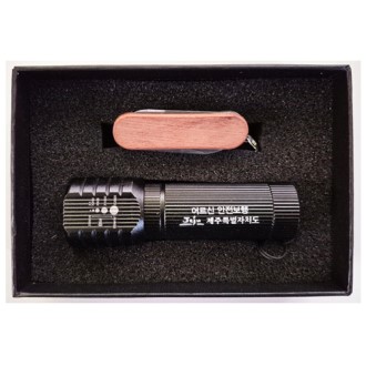 AQ 줌인후레쉬+우드맥가이버칼